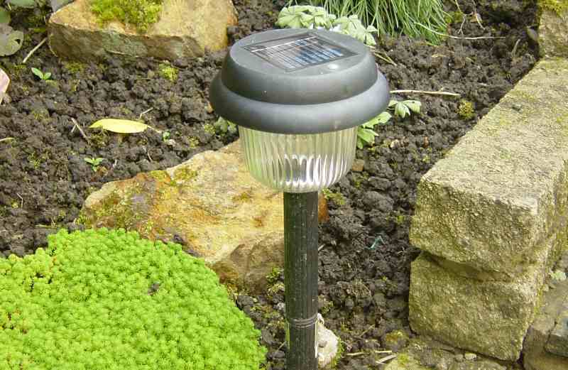 How To Clean Solar Lights [Step By Step Guide]
