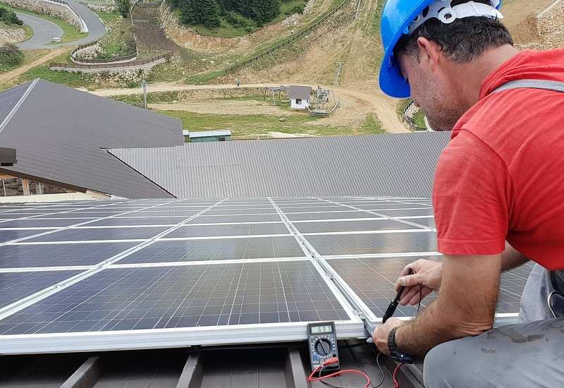 Do Solar Panels Output Ac Or Dc?