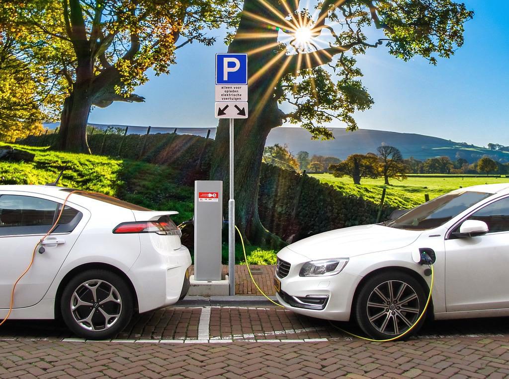 how electric cars can save you money
