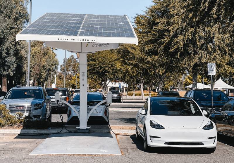 How Many Solar Panels to Charge a Tesla?